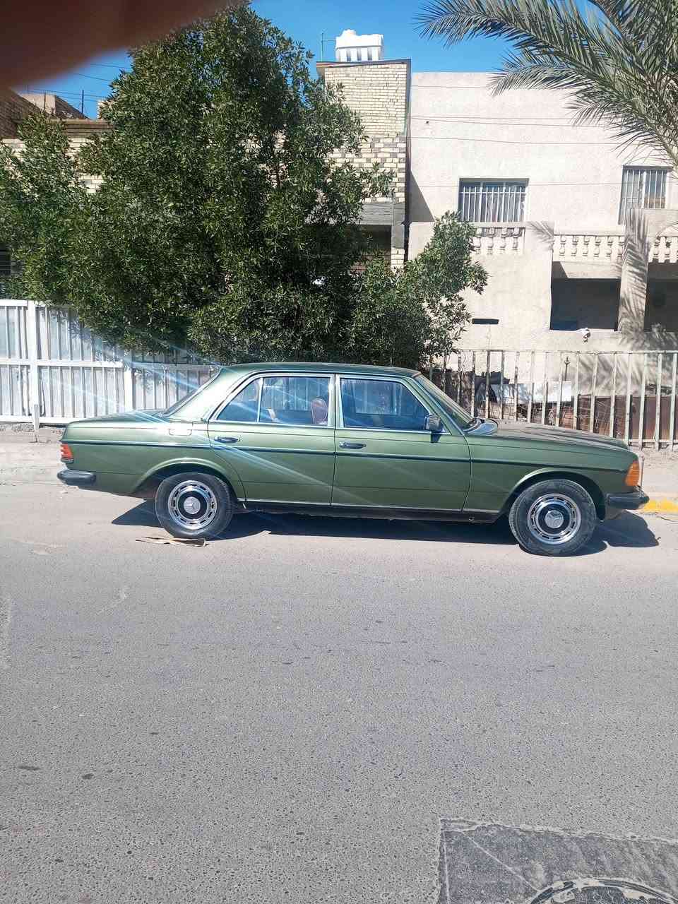 السلام عليكم
مارسدس ابو جحيل موديل ٨٤ مكينة جامبو حجم ٣٠٠ سيارة ب اسمي مشروع وطني تحويل ثاني يوم رقم صلاح الدين السعر ٦٥ وشوية بيها مجال وإذا مراوس بسيارة كوري ماكو مشكلة 
عنواني بغداد الجديدة 
***********
