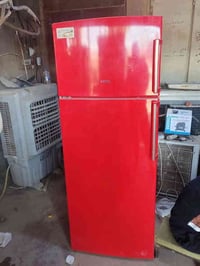 ثلاجه ٢٠قدم جديدة لك شحن شركه كله ع لبلاد للبيع ٢٤٠ وبيه مجال ٠٧٧٠٨٤١٢...