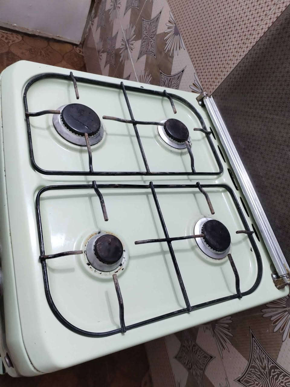 طباخ اربع عيون مصري كلش نضيف كله شغال السعر ١٢٠ بي مجال قليل العنوان كوت حي الجهاد قرب مدرسة رمضان الرقم *********** دهل اوران, واسط
