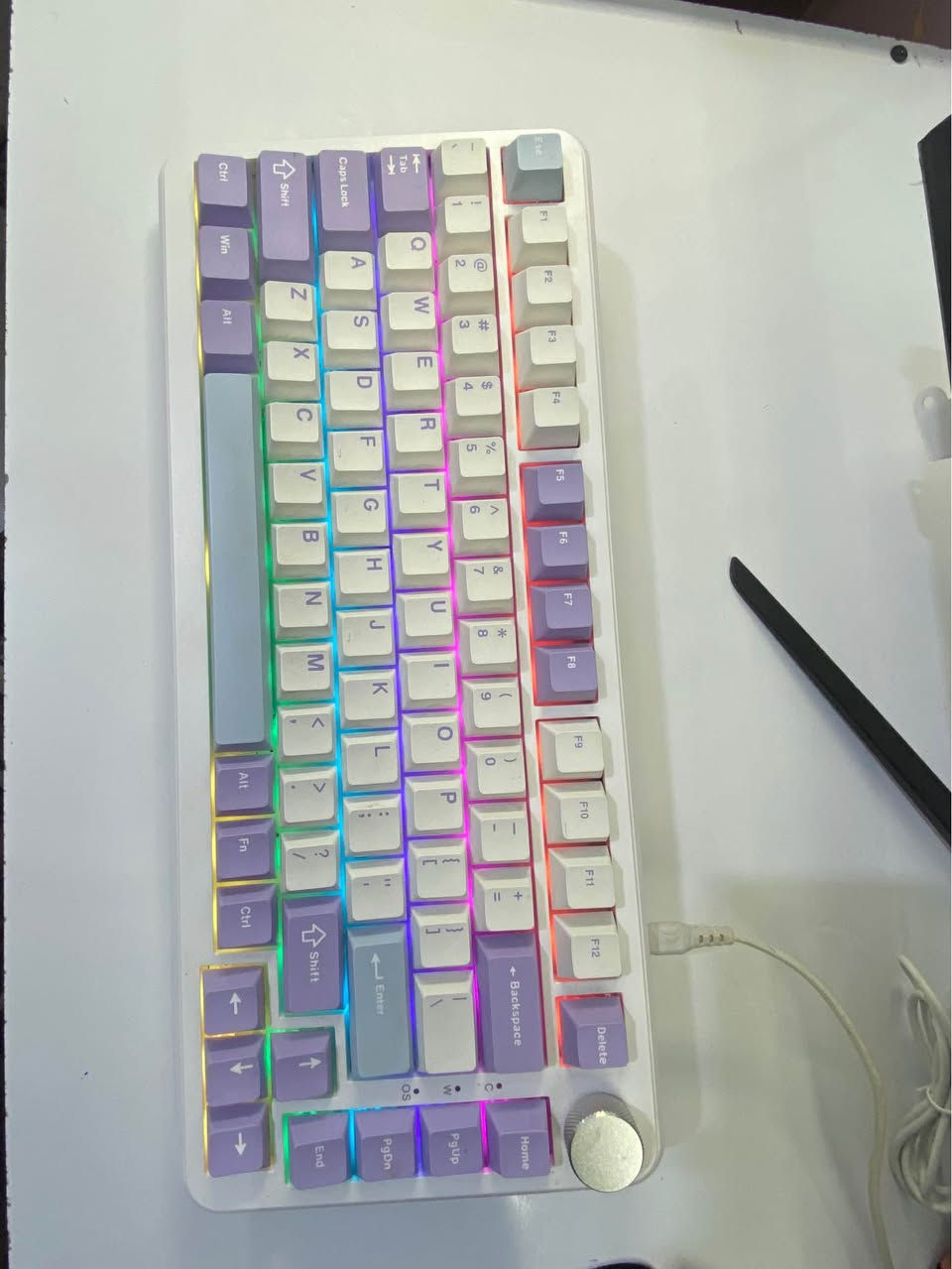 🔹 للبيع كيبورد ميكانيكي AJAZZ AK820 MAX 🔹

✨ الحالة: شغال 100%، نظيف جداً، استعمال قليل
✨ ما بي أي عيب نهائياً
✨ RGB شغال
✨ مفاتيح مغناطيسية (Magnetic Switch)
✨ حجم 75% + زر تحكم (Knob)
✨ مناسب للألعاب والبرمجة والاستخدام اليومي

💰 السعر: 50,000 دينار 

📍 المكان: كربلاء
📞 تواصل خاص / واتساب:***********
يوجد توصيل كربلاء, العراق
