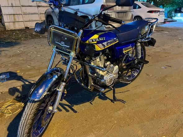 السلام عليكم 
إيراني سيفان موديل 2025
مكينة 200cc
دراجة جديدة مكفولة كفالة عامة 
رماش زنون 
يجي وياها دهن موتل المعرف لايعرف 
الصينية والبراغي كاملات وياها 
السعر800وبيها مجال 
رقمي ***********
