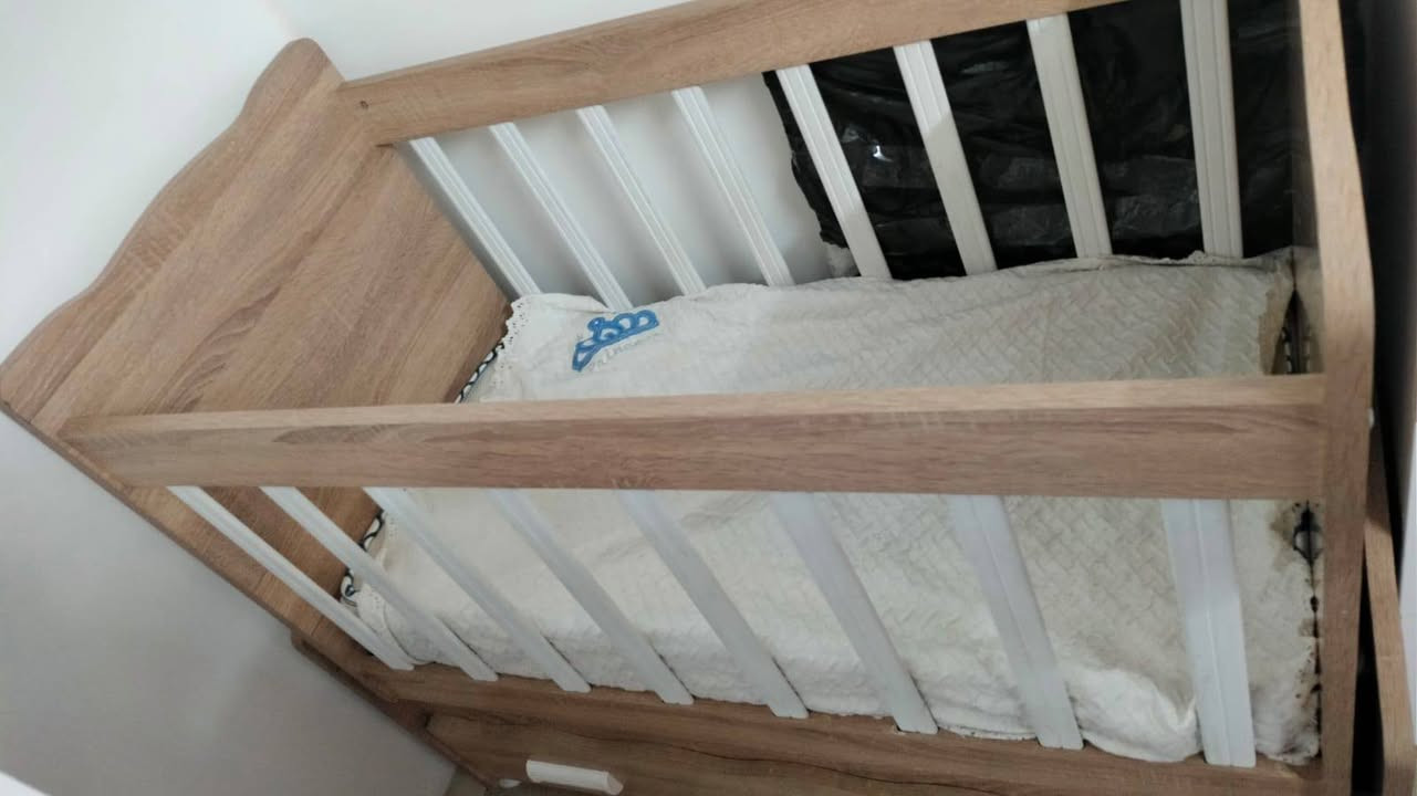 سلام عليكم بيع جرباية طفل مع كرسي حمالة طفل للبيع المكان بغداد المراسله مع 
***********
