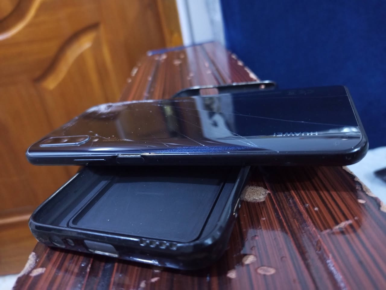 السلام عليكم هونر واي ٩ اس الجهاز نضيف فقط كامره اماميه عاطله والضهر مفطر الجهاز اصلي وما مفتوح وشحنه كلش حلو بل صرف ذاكره ١٢٨ عشوائية ٦ مال دراسة سعره ٧٠ الف عنواني حله مركز ***********
