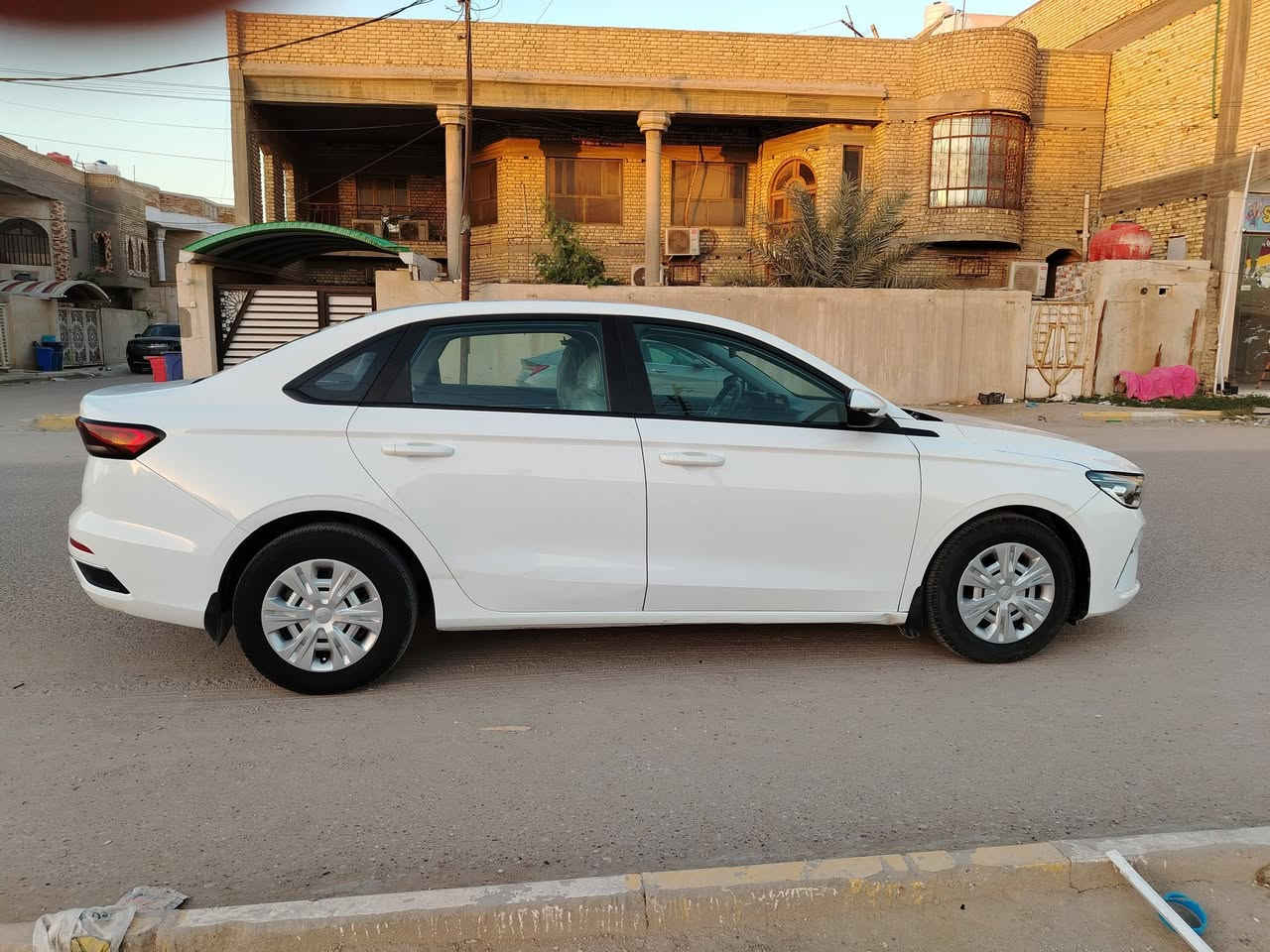 سلام عليكم جميعاً 
جلي ام اكراند موديل 2023 معوقين تصليح بارد في الجنطه وصبغ في البنيد السعر 110 وبيه مجال قليل اي استفسار *********** موجوده في ناصريه
