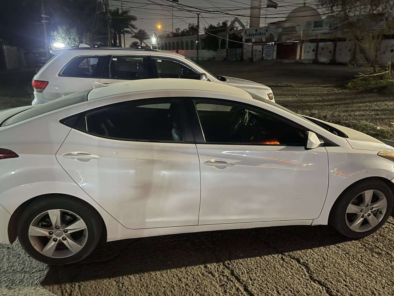 السلام عليكم
النترا مضلع موديل ١٣ وارد امريكي دوش 

السياره نضيفه من كل شي مناقصها اي شي   السياره شاشه كامره مثبت سرعه /  نضام يكو  

بيها ٣ قطع كلير بدون معجون السياره ماشيه ١٠٠ الف

السعر ١١٥ وبيها مجال بسيط
***********
***********
