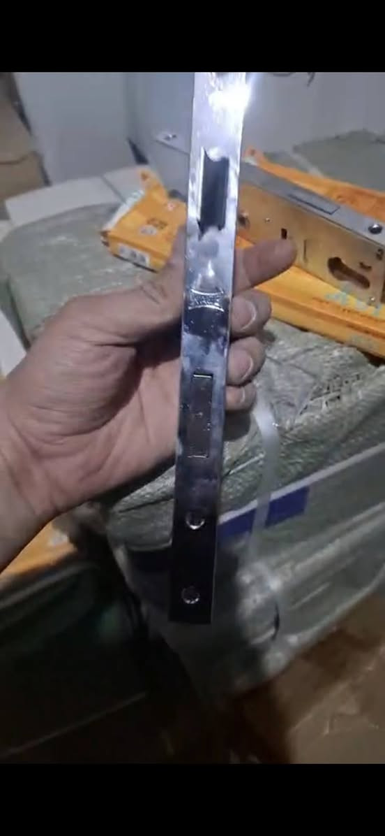 السلام عليك 
متوفر جملة كيلون حمام و غرفة و كيلون المنيوم 
و جززة 5 مفتاح.   جملة والمفرد


**إذا كنت صاحب هذا الإعلان وتريد حذفه لأي سبب، رجاءا أرسل رسالة إلى الدعم الفني**