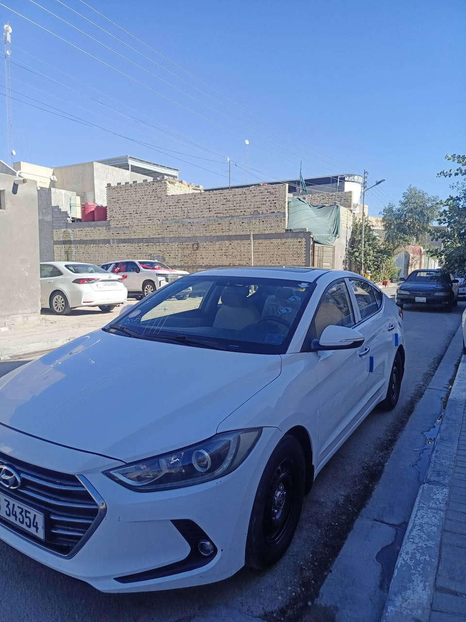 النترا 2017 خلجي للبيع فول مواصفات فتحه/تحكم ستيرن جهتين/اشاير بالمري/بكلايت لد/تبريد قطعتين/ بارد بالداير مدكر الخلفي جهة عكس السايق
صبغ لحد القبق مال البانزين بالمدكر الخلفي جهة السايق 
وبيها رصعات خفيفه  شرط الفحص كلشي موضح بالمنشور
باقي كفاله
 
سياره ماشيه 150الف كيلو 

فول مواصفات GLS 2017 معروفه 
5ويل كب حجم17  ملاحضه هذا الويل البيها مو وياها انطيك ويل كب البلادي 17حجمه 
محرك 2000دوش كير AT 
مكفولات من الفتح 
سعرها 149وبيها مجال
رقمها بغداد الجديد بأسمي 
السنويه لل27    البصرة حي المهندسين
***********
