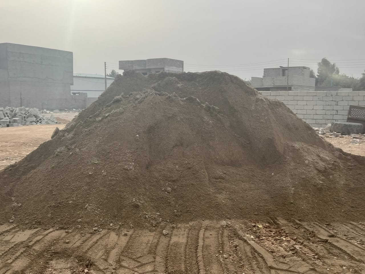 سلام عليكم من رخصة الادمن توجد سكلة لبيع كافة أنواع المواد البناء وأسعار مناسبة رمل حصو سبيس جلمود شيش أسمنت  بلوك طابوق جص الاستفسار اتصل ***********@إشارة
