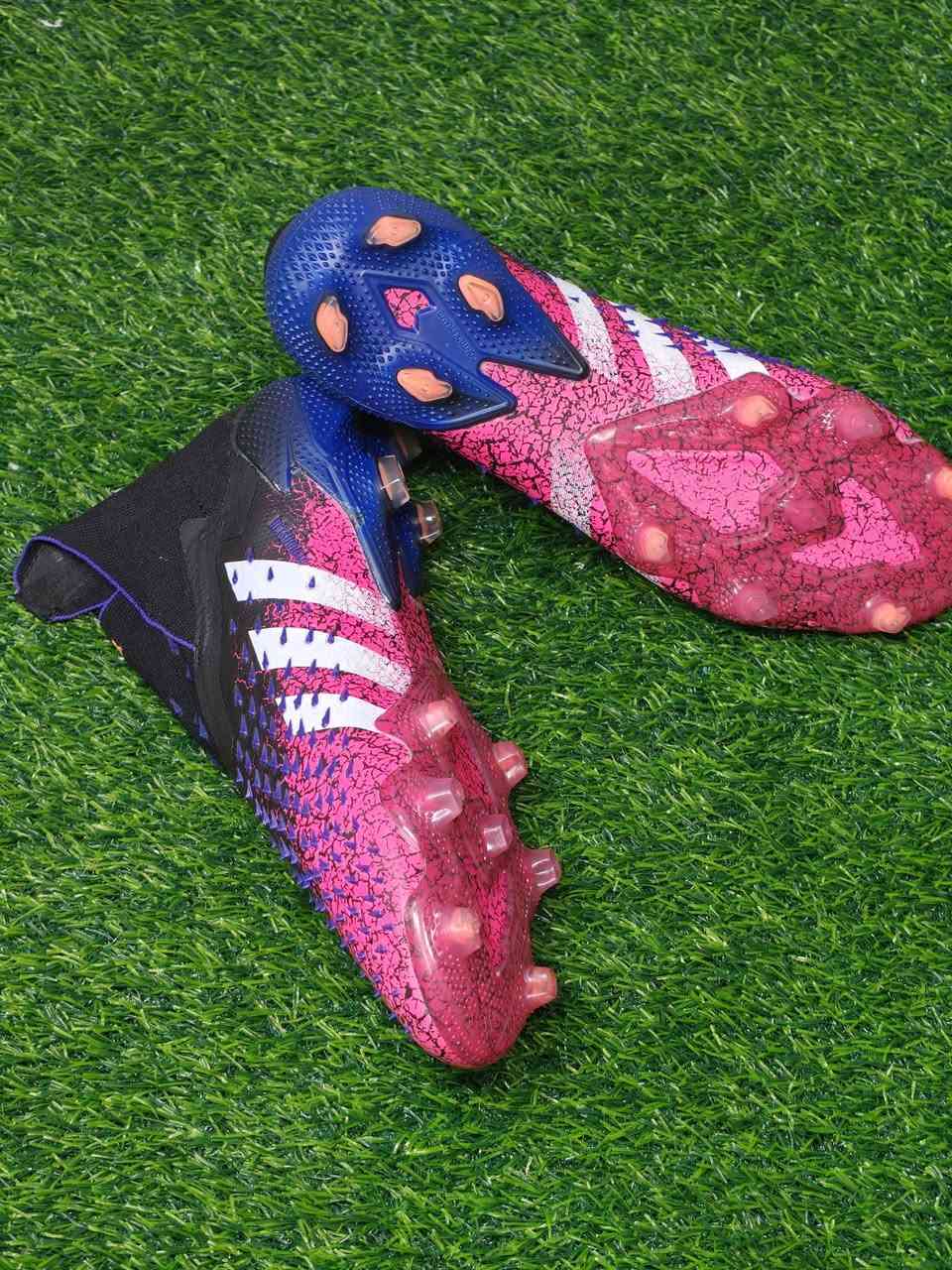 ستد اديداس بريدتور (شتيكن)
قياس 43 وثلث 
صناعة اندنوسي
السعر 30 الف

ترتان نايك اير زون 
قياس 44 
صناعة فيتنامي 
السعر 30 الف 

للتواصل خاص او عالرقم ***********
