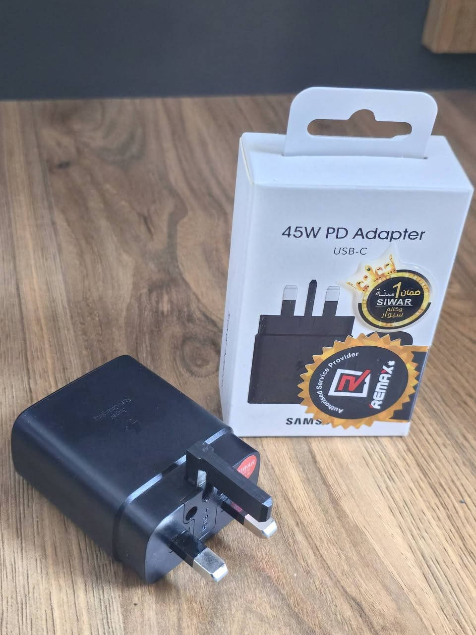 شاحنة Samsung 45w اصلية 
ضمان سنه تدعم جميع اجهزة ال S 
سعر ٣٠ الف 
***********
