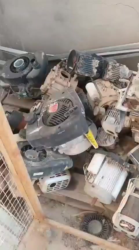 بضاعه تصفيه مخزن فحم ابيعه كلهن شلع هلموجود تطلع حمل كيا تقريبا للإستفسار الاتصال على الرقم ***********
