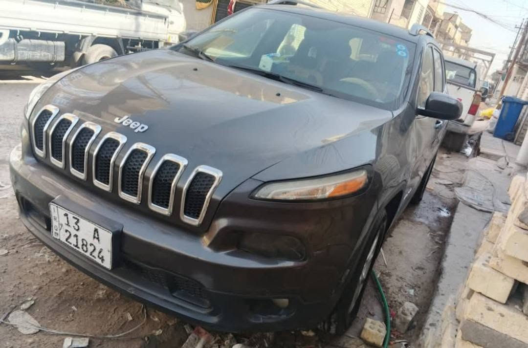 جيب للبيع موديل 16بيهه ضربه جاملق الأمامي وبيه طخه بلباب الوره سياره كدامكم مثل ماموضحه بصور وشراي يجي يفحص ويشوف معروضه 95وبيه مجال رقم اسياره ميسان رقم دولي المكان بغداد الأمين ***********رقم صاحب سياره الي يريد يتواصل وياهم  للعلم لا تباوعون عل شكل لن سياره مهموله
