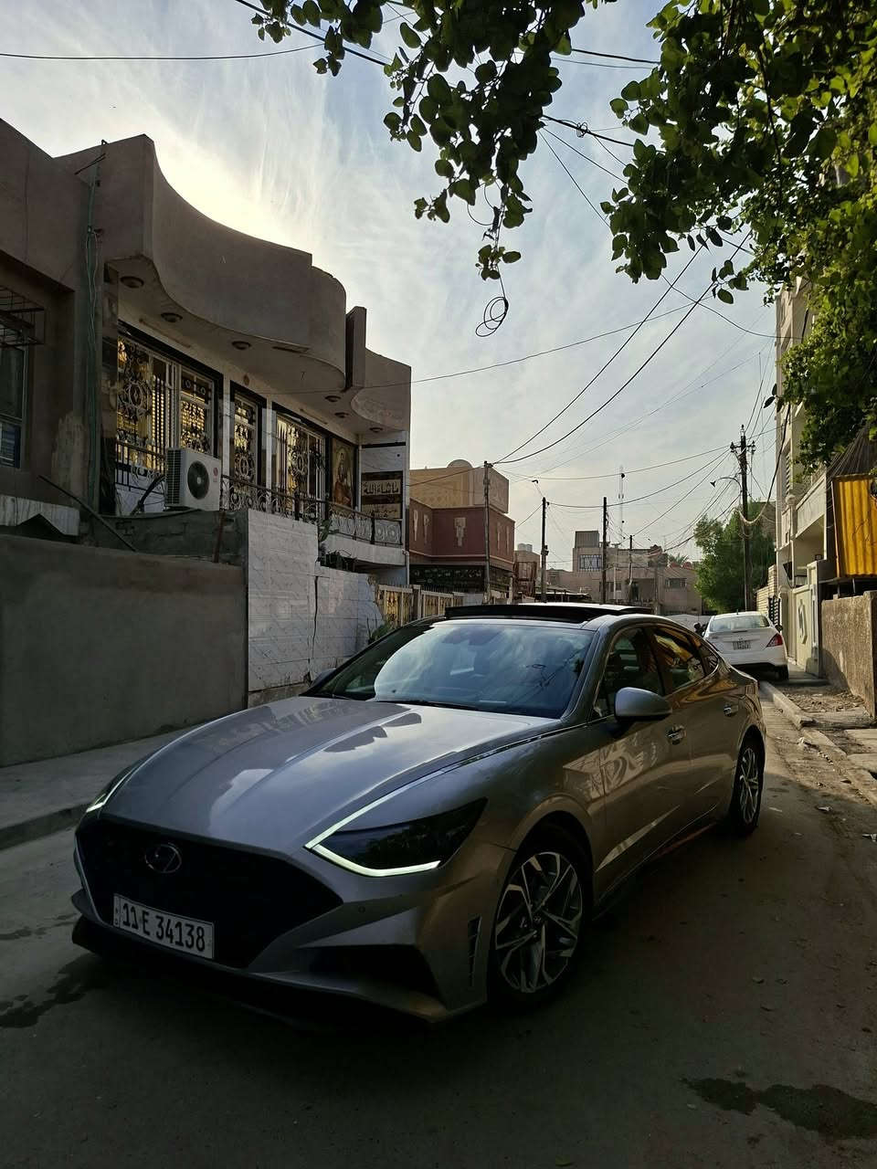 سوناتا أمريكي 1.6
موديل 2022
ماشيه 61 ميل 

 المواصفات Limited فول الأخير 
اوتو بارك
داتا شو 
بانوراما.        
بصمه 
تشغيل عن بعد
تقديم وترجيع بالريمونت
شاشه ديجتال
اناره داخليه محيطيه 24 لون 
كامرات 5 360 درجه 
رادار امامي خلفي 
رادار جانبي 
تحديد مسار 
قيادة آليه 
اوتو هولد
شحن وايرلس 
شفتات بالستيرن 
لايت 4 عدسات زنون 
اناره داخليه أليدي
كشنات جلد خزن ميموري 
كشنات تدفئة تبريد 
كشنات كهرباء 
صندوق ذكي
هاند بريك بصمه
نظام صوت  BOSE دمام
اشاير مري 
مري قلاب 
حساس امامي
حساس خلفي 
تبريد قطعتين 
تبريد بيانو تحكم شاشه 
لد امامي خلفي
مرايه داخليه تعتيم ذاتي 
داخل لون اسود
سمارت كروس كونترول
تحكمات ستيرن فول 
انظمه قيادة 4
ويل كب 17
شاشه كبير 
كامره خليفه محيطيه

السيارة امريكي 
((حادث جاملغ وبنيد فقط))
((باقي سياره مكفوله))
((صور الحادث و سونار بالمنشور))

(رقم بغداد تحويل ثاني يوم)

السعر 175
كلشي ذاكر بالمنشور اقره
 تفاصيل كامل واتصل
*********** 
مكاني بغداد الجديده
