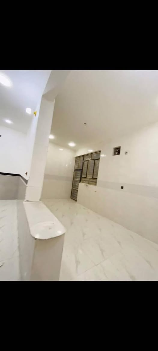 مشتمل للبيع حي السلام 
م 120
بناء حديث 
***********

‭٠٧٨٦ ٦٤٨ ٧٢٩٣‬
