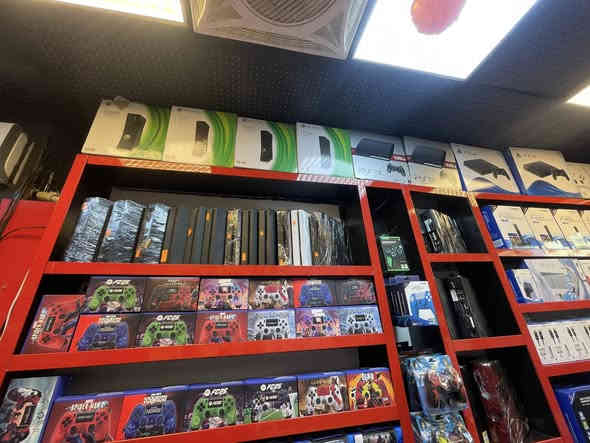 Play station store🪂🔥
متوفر بيع وشراء الإجهزة الألكترونية أنسب الأسعار🔥🇮🇴
للأستفسار 
***********
***********
