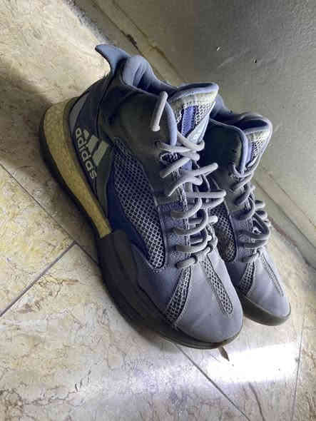 السلام عليكم
حذاء اديداس باله اصلي 
قياس 41
سعره 20 الف 
مكاني بغداد بلديات 
رقمي ***********
توصيل موجود
