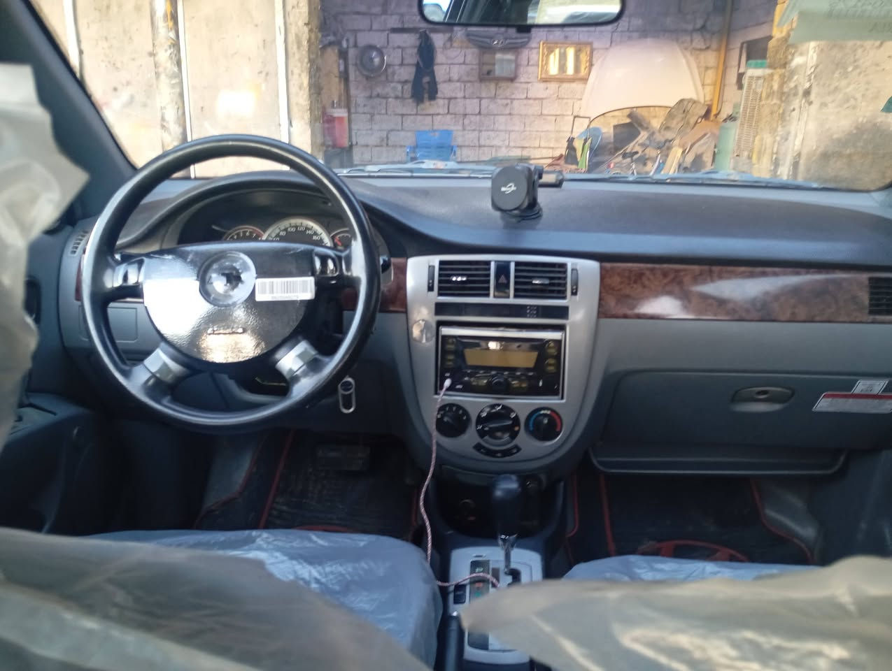 سلام عليكم
اوبترة 2006 كير أو تماتيك بلادية مابيها صبغ مكينه وكير وتبريد مكفولات تخم تاير سيارة بيه جراد قليل صدر امامي وخلفي جديد هزة جديدة سنوية 30 
سعر //64 وبيه مجال 
رقم الهاتف//***********
