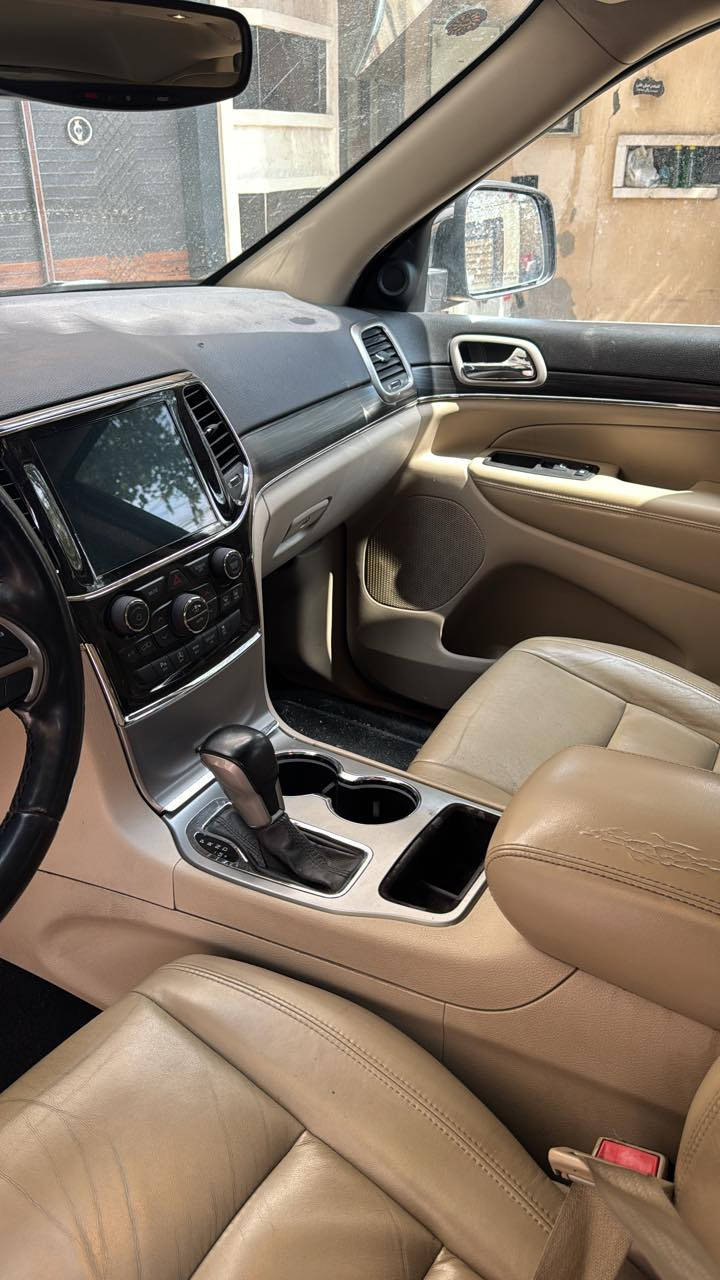 عندي جيب 20 دخول جديد كتاب دبلوماسي تبديل قطعة وحدة قلق جنطة خلفي سيارة كلش حلوةينقص مابيها. تحويل ثاني يوم
 سيارة لمتد دخل بيجي سعر 280


**إذا كنت صاحب هذا الإعلان وتريد حذفه لأي سبب، رجاءا أرسل رسالة إلى الدعم الفني**