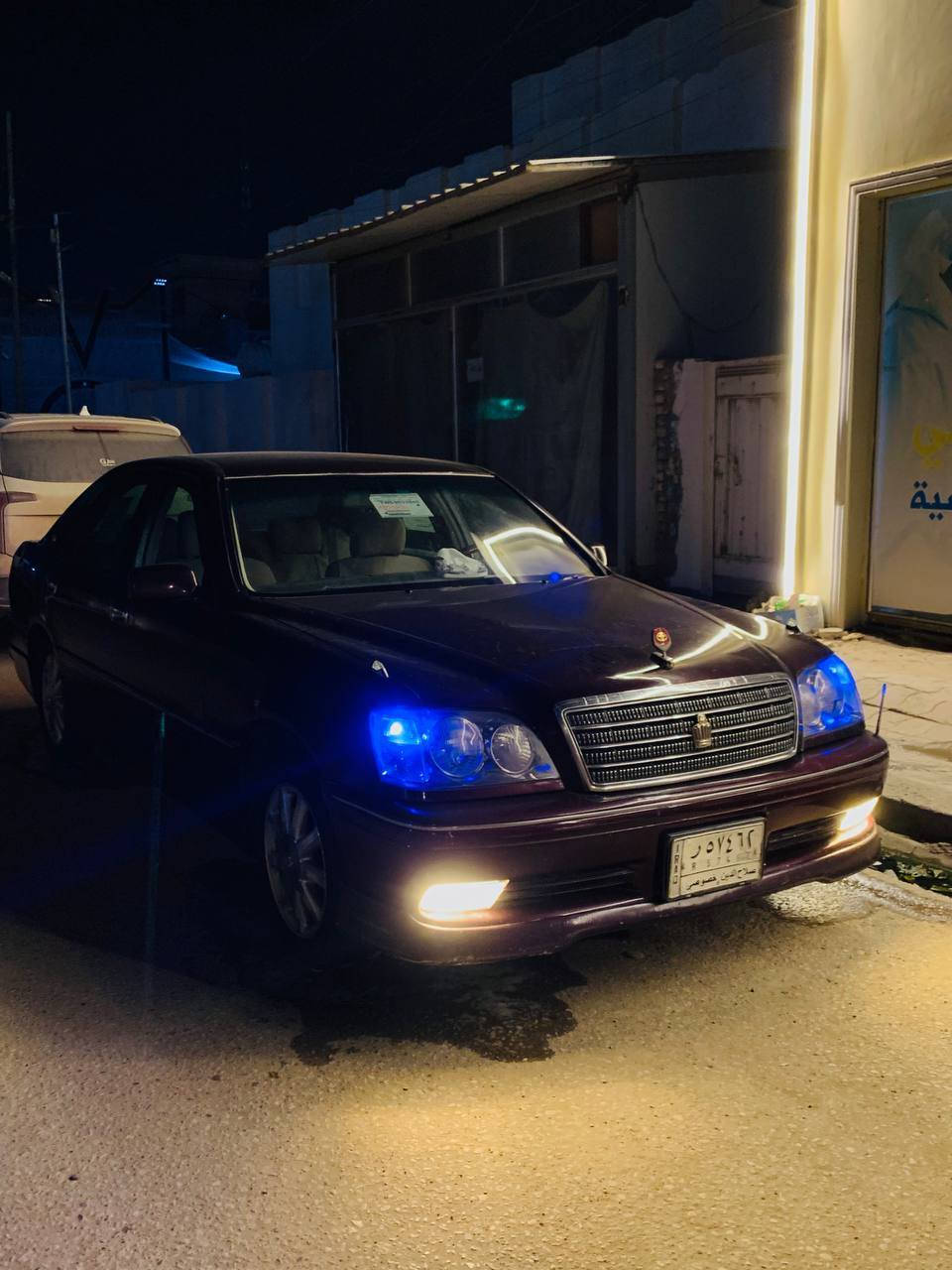 السلام عليكم تيوتا كراون ملكه للبيع موديل 2003 رقم صلاح الدين رقم حديد سيارة وكالة سياره جديده وجاهزه مكينه وكير وحداديه وتخم تاير كله جديد تبريد ثلج بيها صبغ مكفوله كصه ونقل جثه وصوليات لسعر ٨٧ لمكان بلقاسم ***********
