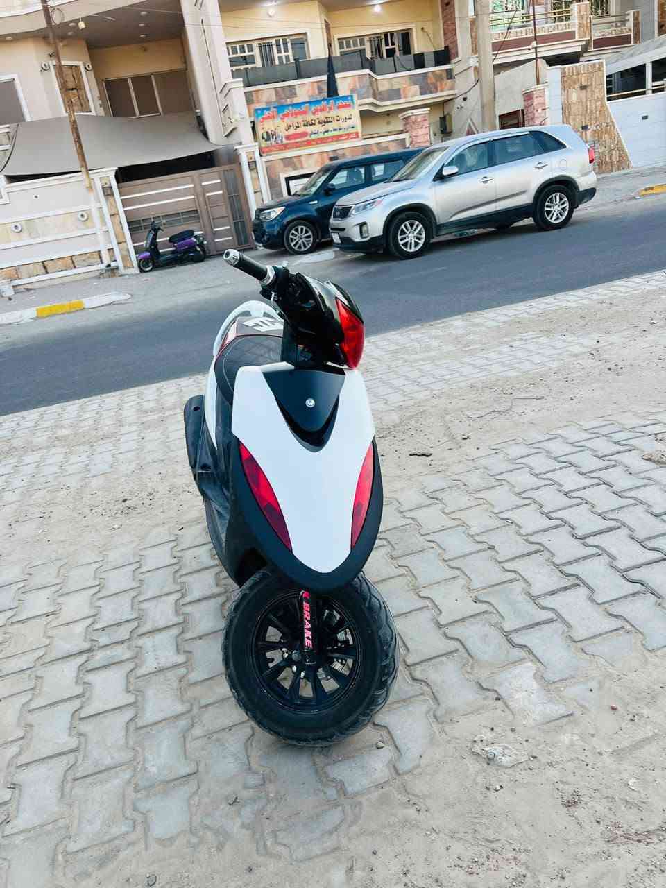 سلام عليكم
دراجه ماكس عدله 55 مكينه هاون شلعه ومعدل ما نقصها شي  ٥٥٠ وبيها مجال 
بغداد المحموديه ***********
