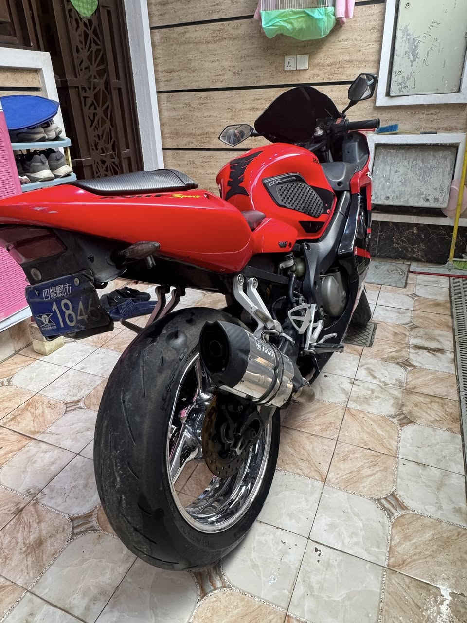 سلام عليكم
honda f4i للبيع 
دراجة رقم  بغداد باسمي تحويل ثاني يوم✅ 
الدراجة مثل مموضح كاملة مابيهة نقوصات 
مكينة جدا ناعمة مكفولة كفالة عامة كهربائيات ميكنه كير كله بلادي 
اكو ملاحظات بالكفرات موضحهة بالصور 
عليهة ويالة كروم اصل مراية الويل 👌🏻
مكاني بغداد الدورة سعر 38$ ومجال بسيط


**إذا كنت صاحب هذا الإعلان وتريد حذفه لأي سبب، رجاءا أرسل رسالة إلى الدعم الفني**