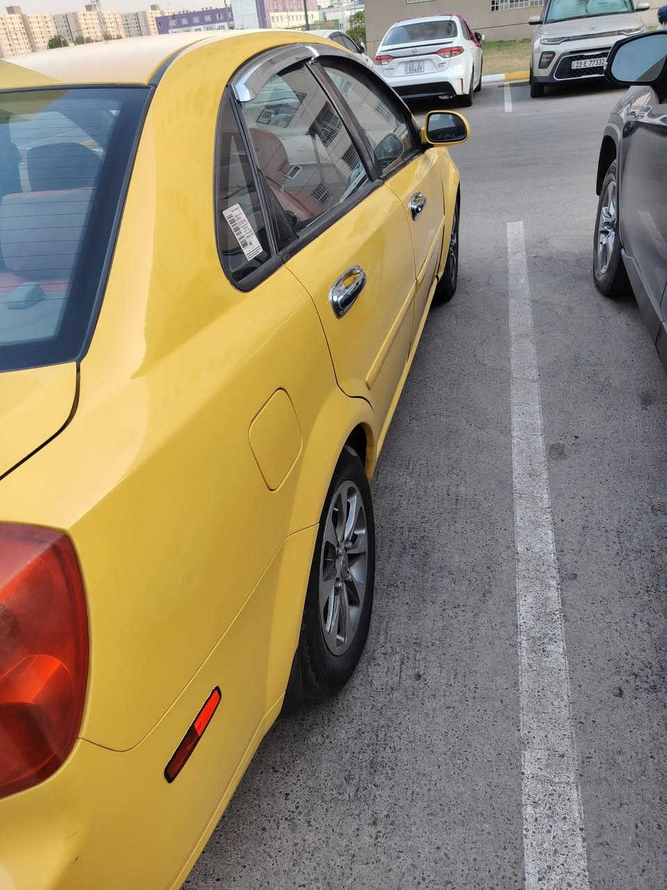 فورنزا تكسي موديل ٢٠٠٨للبيع رقم دولي سنوية باسمي لنهاية ٢٠٣١ محركهة بي كازكيت سيارة ما بيه تبديل فقط طخة بالجاملغ الخلفي مصلحة. السعر ٤٥ ورقة السكن بسماية هاتفي ***********.
