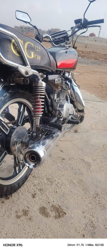 السلام عليكم دراجة 2022سيفان خمسة كيرنضيفة مالت جناي السعر370 رقم صاحب الدراجة
***********
