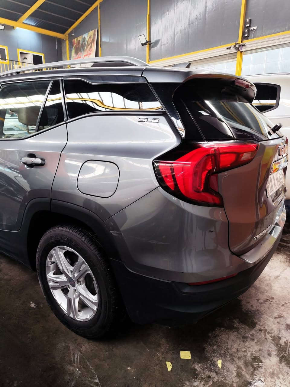 جمسي تيران
2019 

ماشيه 66الف كيلو 

SLE 

محرك 1500تيربو 

السياره بدون نواقصً

حادثها جاملغ وبنيد وجاملغ الثاني مصبوغ  السياره ثلاث قطعً صبغ 

رقم بابل

سعرها 135

مكانها بابل حله بالمركز  الًمدينه ￼


**إذا كنت صاحب هذا الإعلان وتريد حذفه لأي سبب، رجاءا أرسل رسالة إلى الدعم الفني**