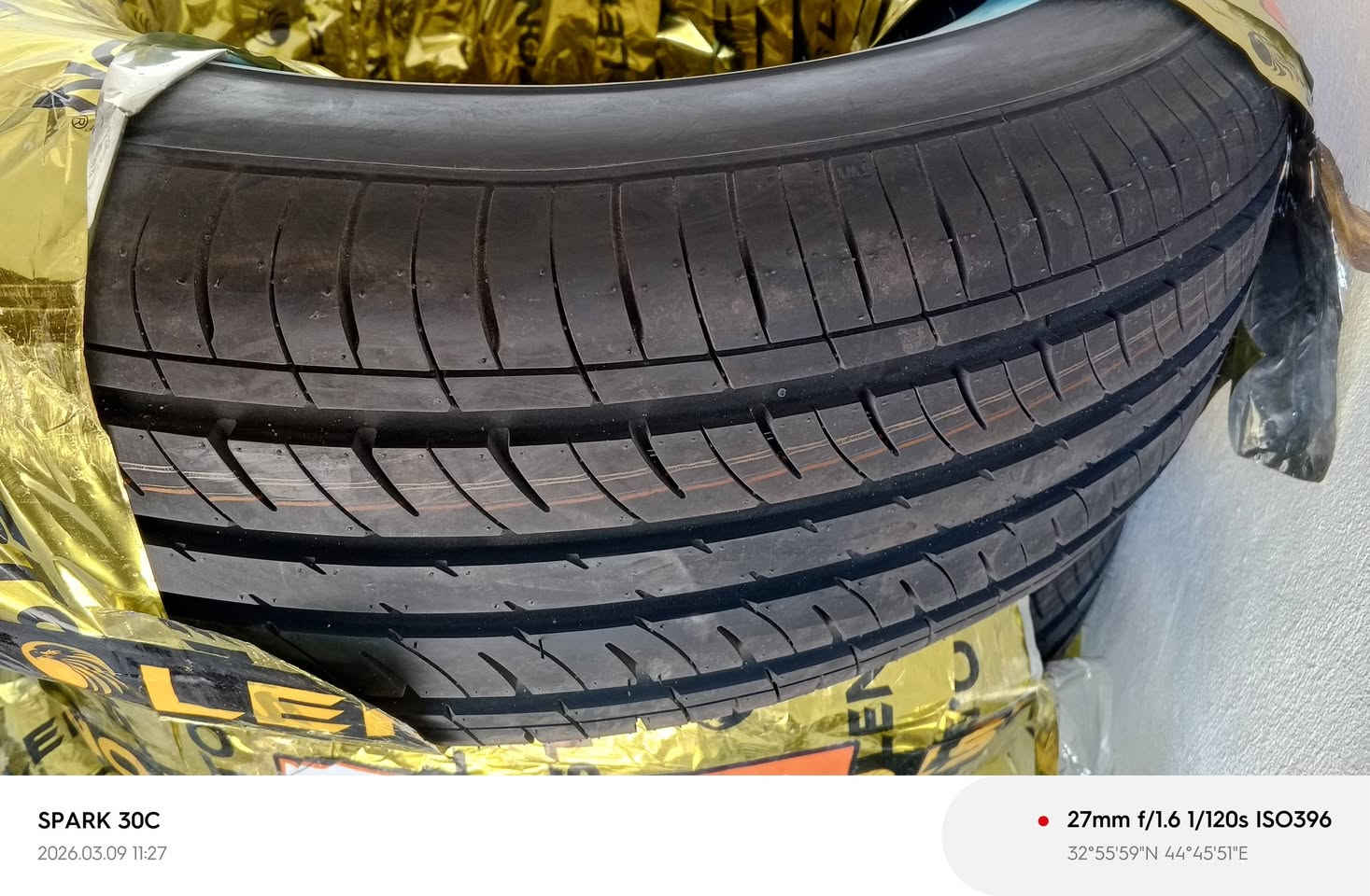 السلام عليكم لبيع تخم تاير خط بيض نوعيه ممتازه جدن جديد صدار جديد  مكان الصويره التصال ***********
