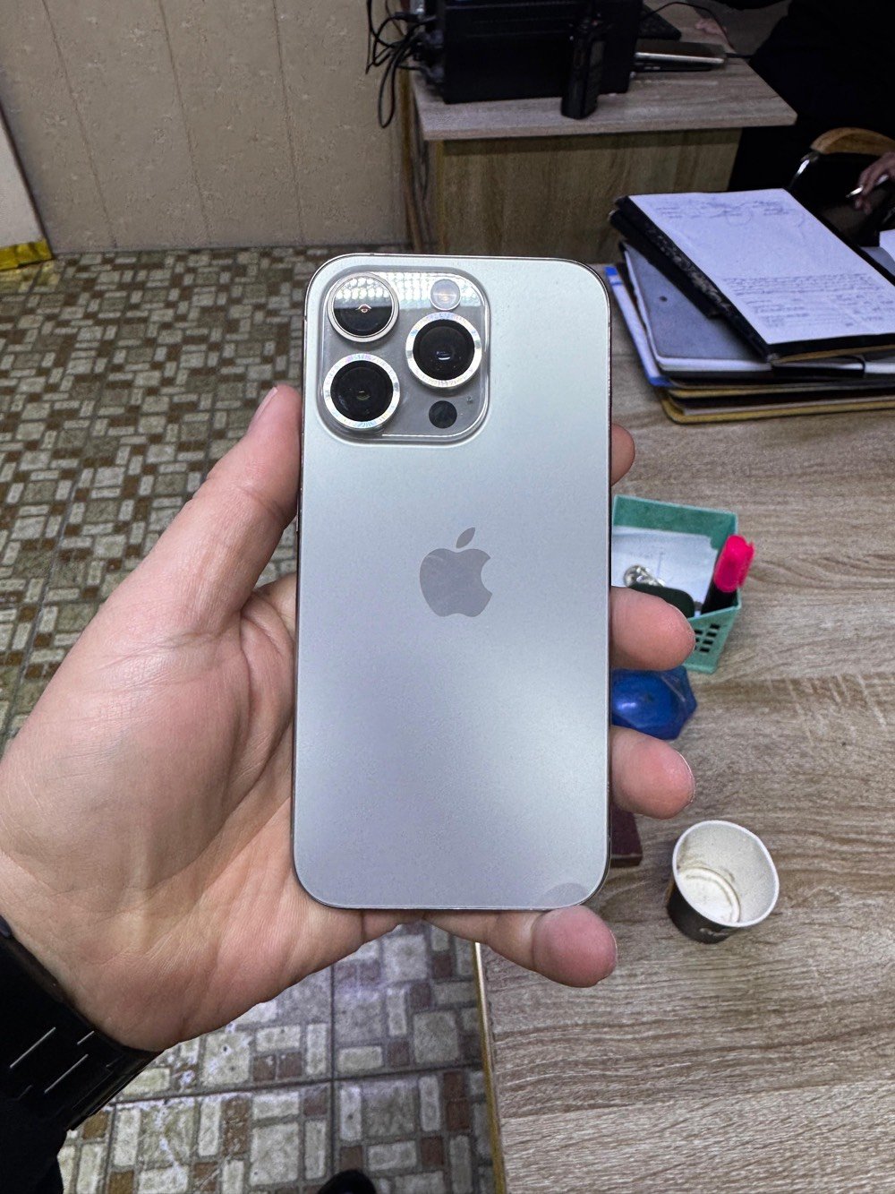 ايفون 15 برو
امبدل شاشة 
ذاكرة512
البطارية88
بدون ملحقاته 
للبيع او مراوس