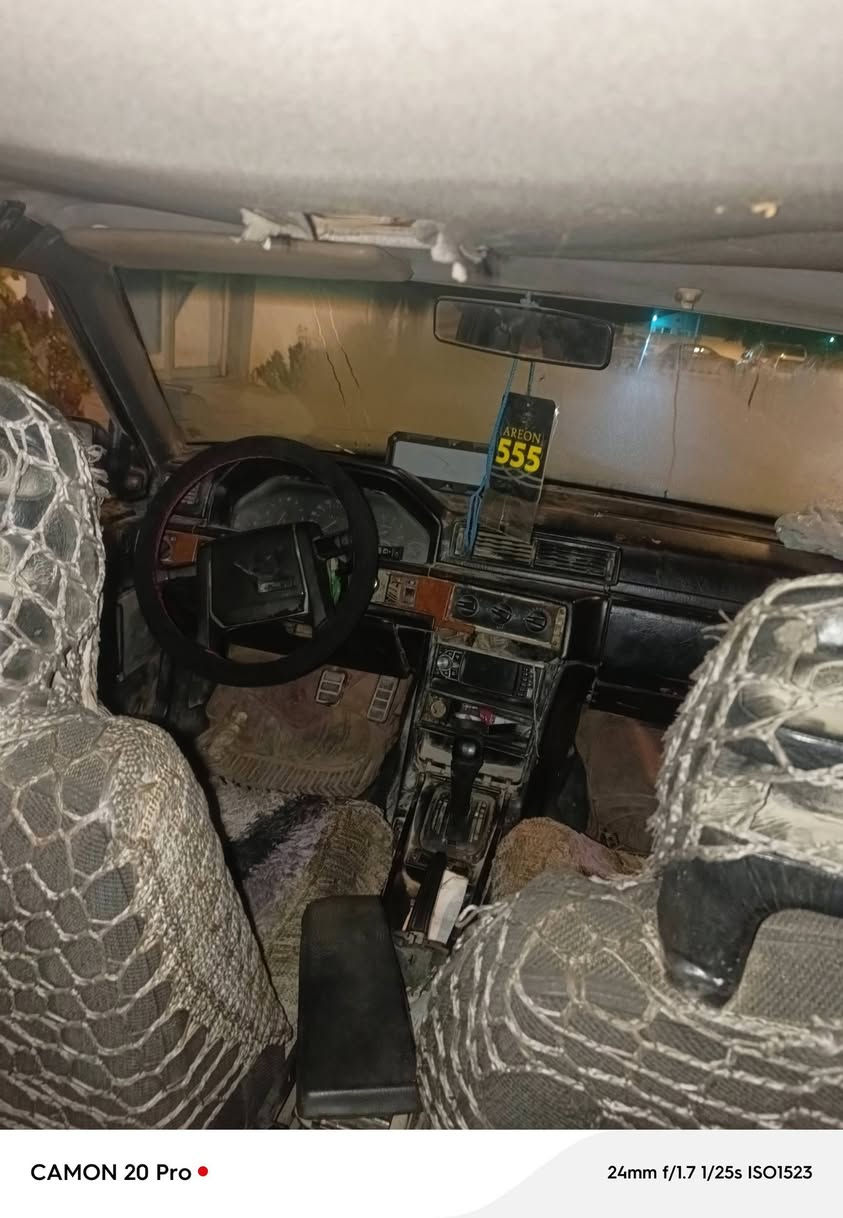 فولفو 940. موديل 92.  رقمه نجف الماني بأسمي 
على وضعيته مكفوله من الضربه.   
38. وبيه مجال للطيبين***********
