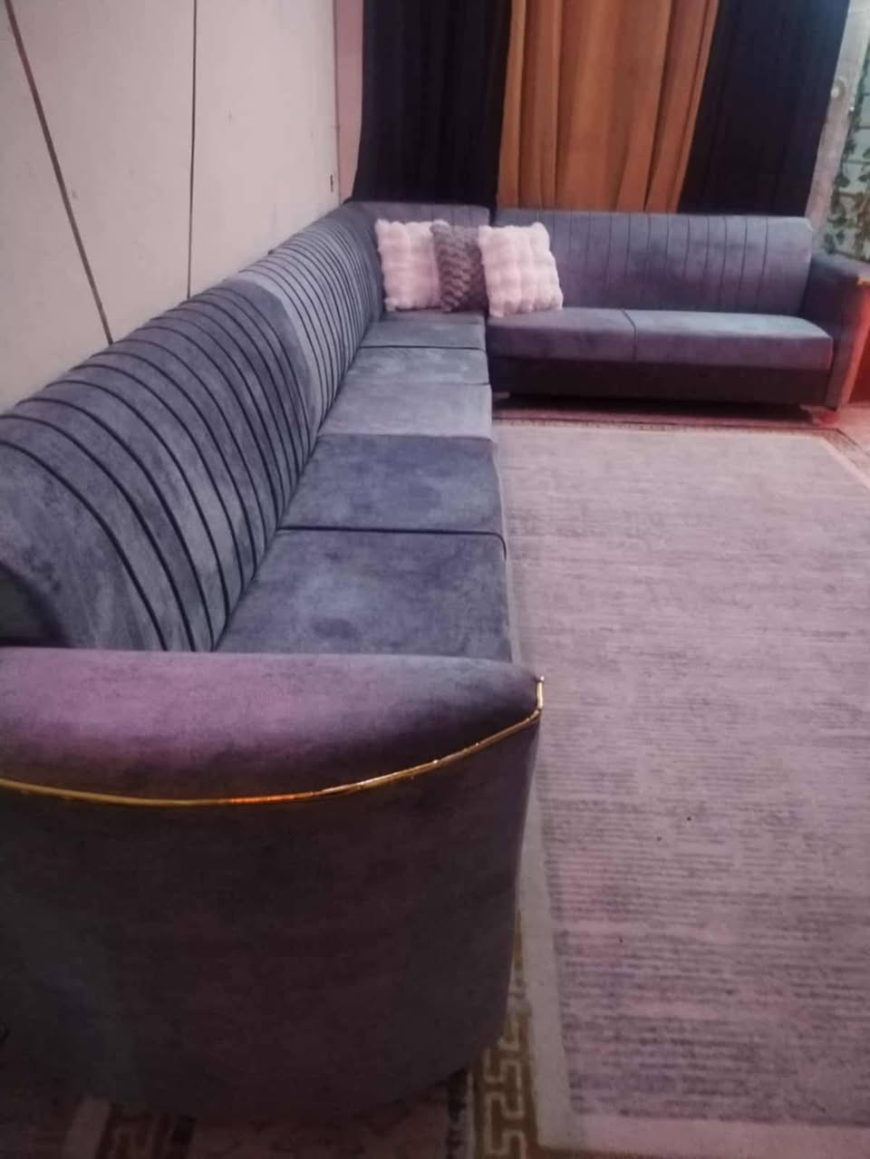 سلام عليكم ديوان للبيع 10 مقاعد مع 3كوشات وهديه مفارش لتخم بلوك مو سوكي مابي أي ضرر سعر ب250


**إذا كنت صاحب هذا الإعلان وتريد حذفه لأي سبب، رجاءا أرسل رسالة إلى الدعم الفني**