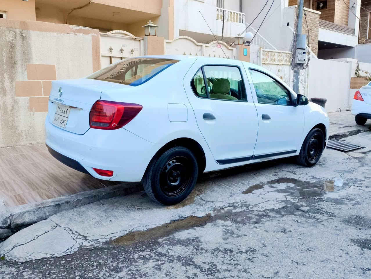 ڕینۆ سمبول 2018   تۆماتیک و بەنزین 
گێڕ و مەکینە و تەبرید بەشەرتە
تەحویل و غەڕامە بەشەرتە 
سەنەوی و ژینگەی نوێیە تا 9/2026 
پێنچ پارچەی  سبوغە و جەمپێکی پشتی هەیە 
260 هەزار غەڕامەی لەسەرە دەدرێتەوە بە کڕیار
ڕەقەم هەولێرە و لەشاری هەولێرە
سعر : 64 وەرەقە و معاملەیەکی کەم

***********
