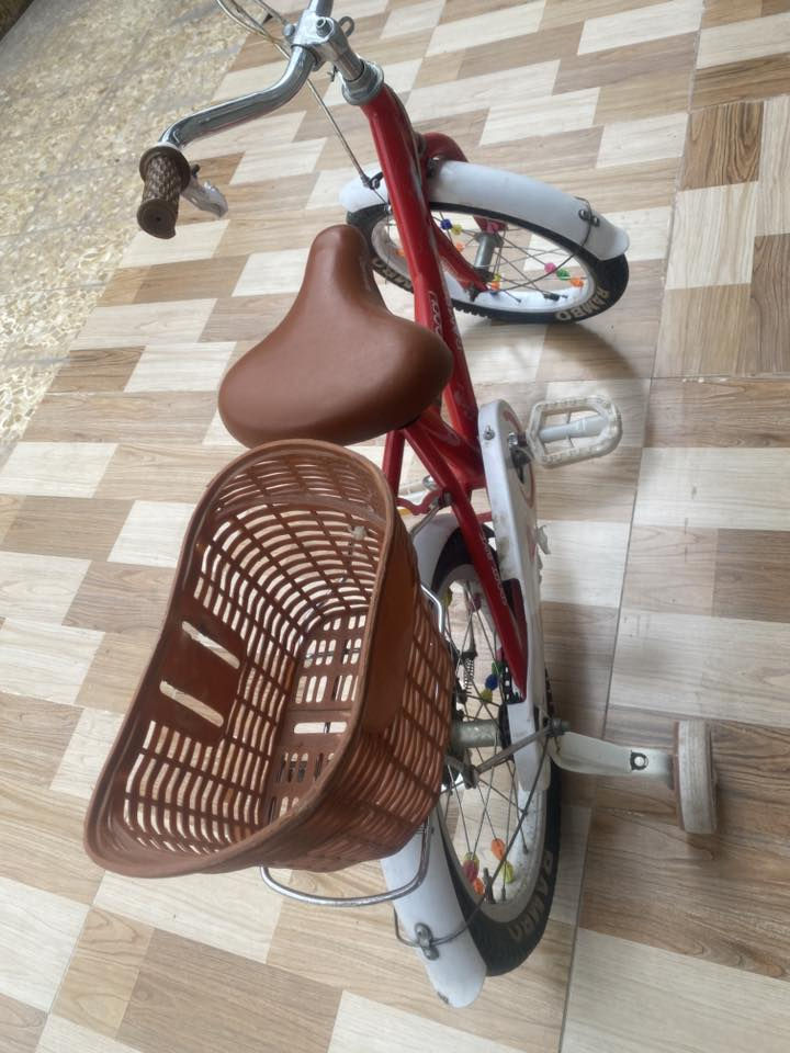 للبيع بايسكل نضيف كلش مال اطفال سعر45 وبي مجال مكاني حي سماح *********** بي واتساب هم
