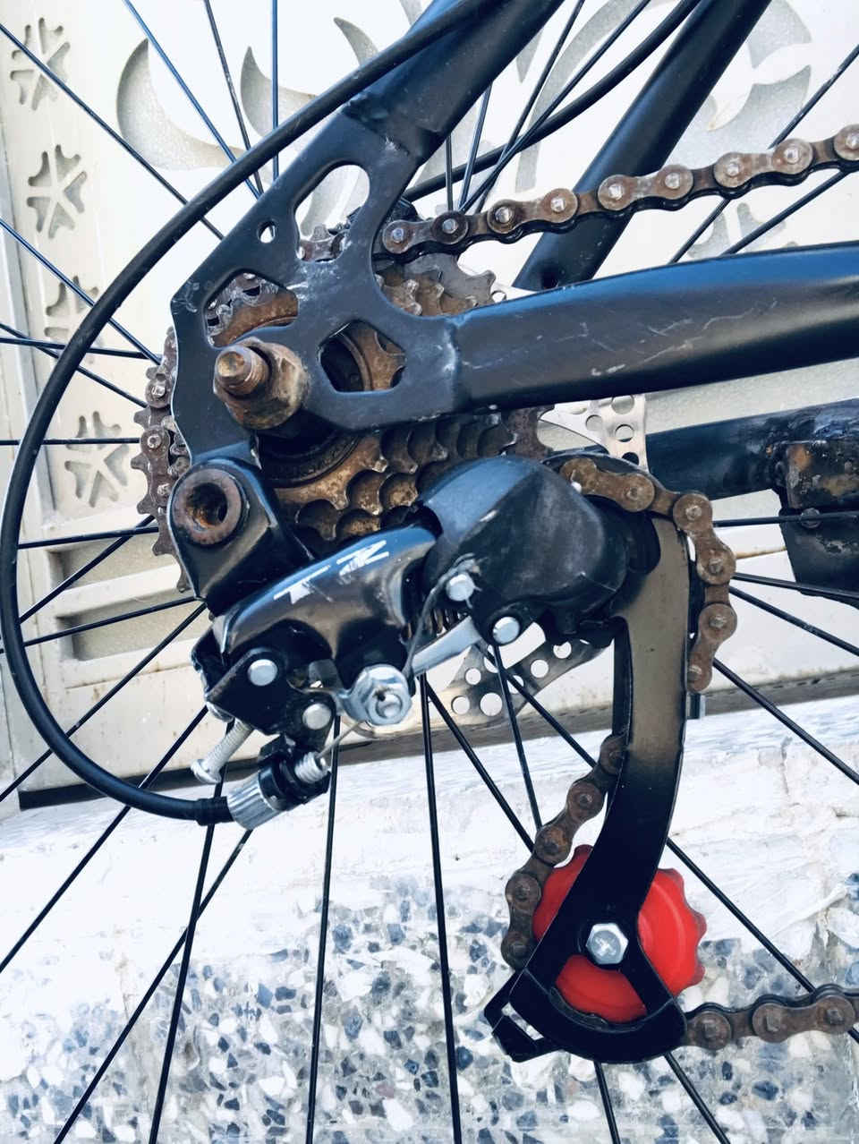 بايسكل اوربي جدي وما مستعمل  وكلشي بي شغار 7سرع خلفية 3امامية العنوان بغداد الغزالية شارع 20 السعر120الف وبي مجال رقم الاتصال ***********
