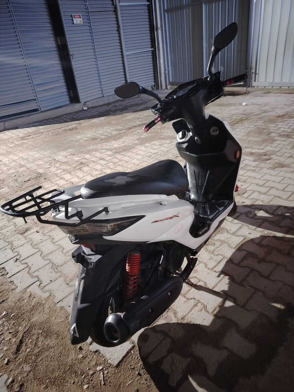 مرخصت الادمن المحترم 
السلام عليكم مراوس  سكنس لد ياباني قبق نفخ استاند حساس نكره سلف كهربائيات كوله شغاله شلعه ومعدل فول دشبول شغال نضيفه محرك مكفول واخرس كل نقص مابيه مكاني بل اعظميه نهايه شارع عمر ***********
