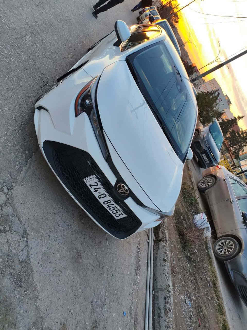 مقدمة 80 بلشهر 3
كورلا 2022 فول عده سلايت طخم خلفي امامي جديد سيارة جديد حيل بيها كلير بامريكا القمارة وجاملغ الورة والباب بدون ضربة بدون دواخل عل وضع شركة 
عندي جميع انواع سيارات 
***********
