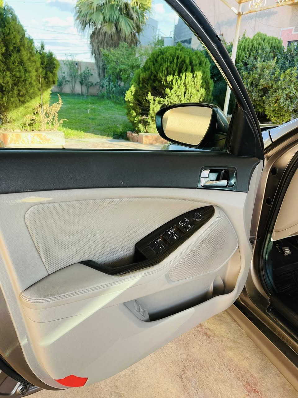 للبيع
كيا اوبتما 
موديل 2015
فول عده الفتحه
كشن كهرباء 
5 بصمات 
شاشه كاميرا
وارد امريكي 
كير محرك بلشرط 
تبريد 
للاستفسار ***********
