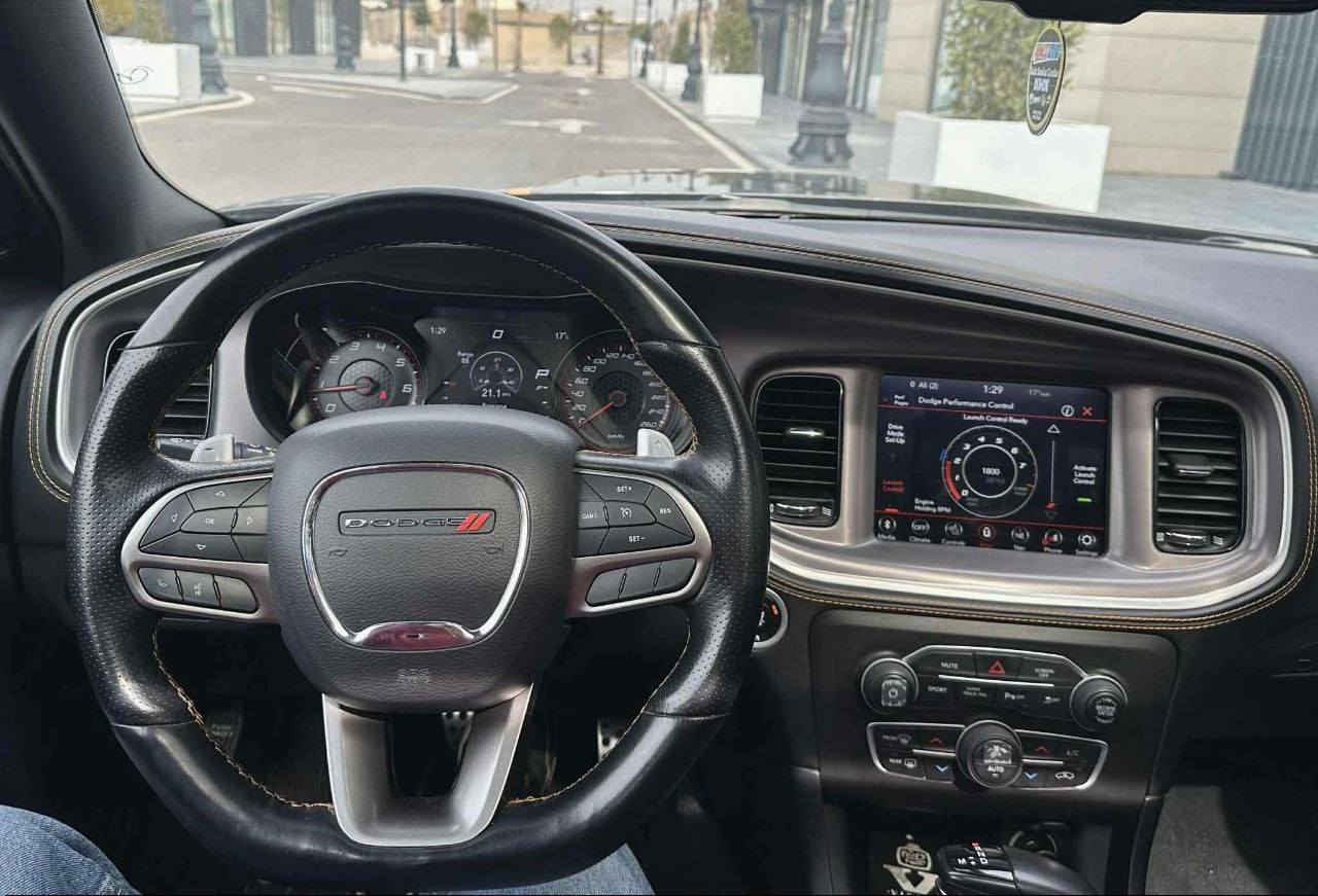 جارجر للبيع 
موديل 22 اورنج ادشن جيتي بلاص
فول الفول واعلى المواصفات شنو ببالك موجود بيها 
خليجي وكالة هارلم 
بيها قطعة ونص رش صبغ من الوكالة اثناء النقل مطخوخة
فقط رش بدون فتح بدون تبديل بدون دواخل بدون ايرباك
ومثل ماموضح بالسونار
ماشية 41mi
رقم أربيل الدولي بأسمي 
مكاني ديالى بعقوبة 
للاستفسار خاص او اتصال 
السعر 182 قفل 
***********
