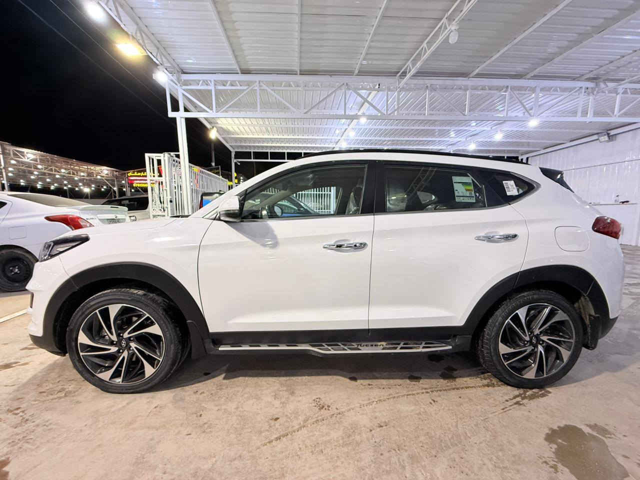 توكسان 2020 فول فول مواصفات خنك للاخير
ويل حجم20
شاشه
تحكم فول ستيرن
بصمه
بانوراما 
كشنات كهربا
زنون ٧ عدسات
بارد بلبنيد
205 وبيها مجال
مكانها نجف
***********
***********
