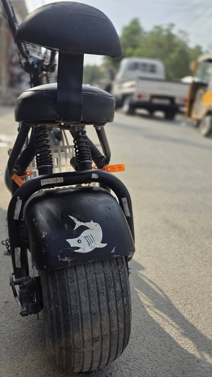 سكوتر دباب صناعه امريكا للبيع كوم حديد يحتاج بطاريات وترتيب كهربائية 
ملف ١٥٠٠ شغال 

سعر ١٥٠ مكاني المشل حي الرئاسه


**إذا كنت صاحب هذا الإعلان وتريد حذفه لأي سبب، رجاءا أرسل رسالة إلى الدعم الفني**