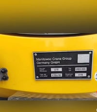 ٣٠٠ طن • شاحنة