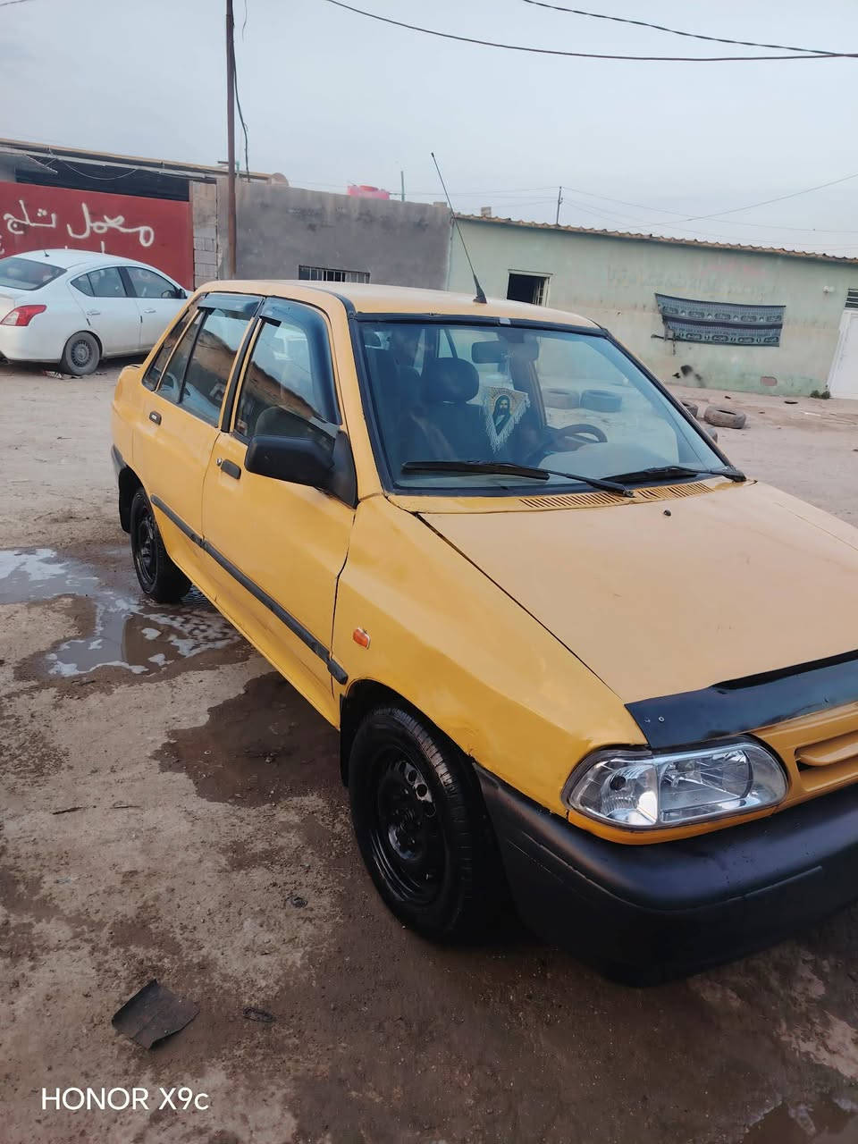 سايبة موديل2013 رقم بغدادالماني بدون راعي 
مكان كربلاء *********** سعر 14وبيه مجال
