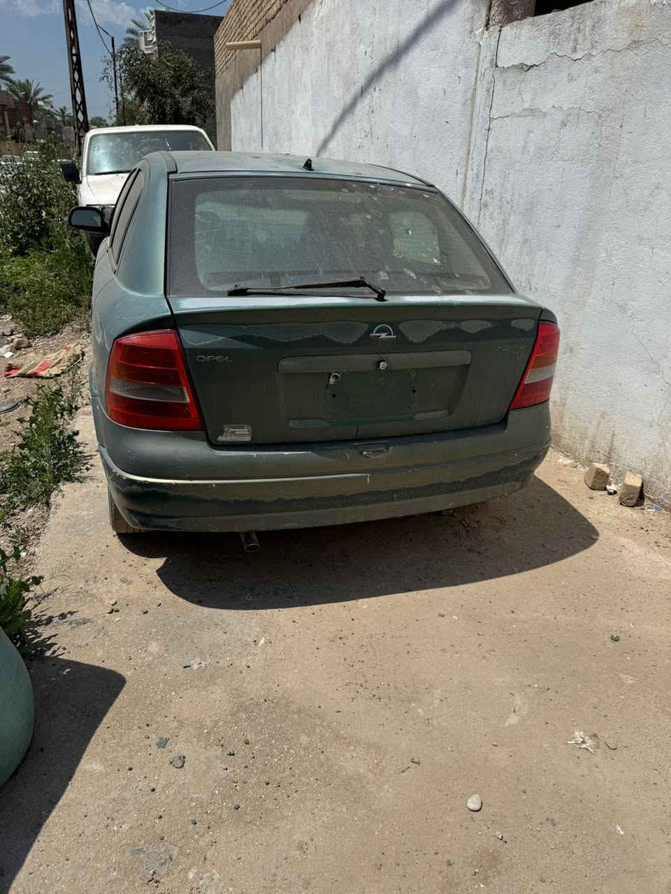 السلام عليكم سيارات اوبل استرا  موديل 2002 للبيع كير عادي رقم بغداد نكليزي تحويل ثاني يوم للإستفسار  الرقم ***********
