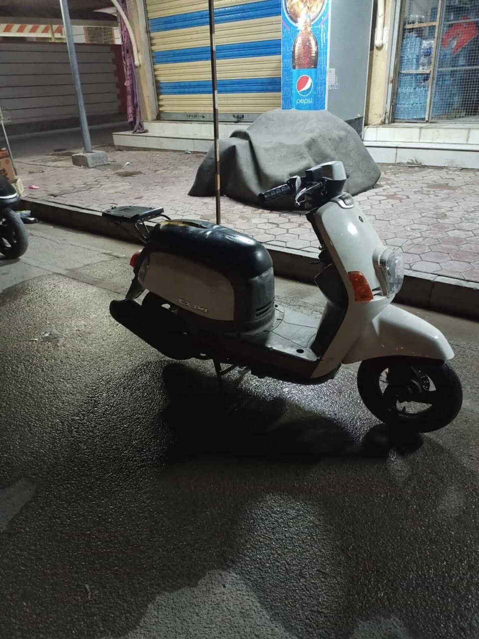 سلام عليكم بوليس للبيع مستعجل 400 وبيهه مفتوحه مره ***********
