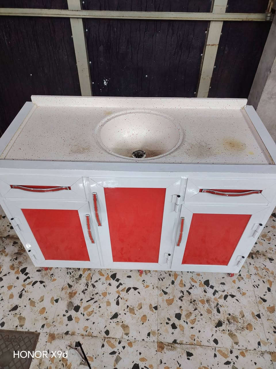 سنك مرمر حيل نضيف السعر 120وبي مجال ***********
