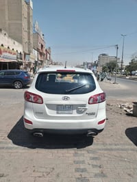 سيارة سنتافيه 6سلندر 7 راكب يوجد بها رواجزز الرقم 07716415781السعر 103