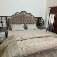 غرفة نوم جديده  بسعر مليونين و٢٠٠ وبيه مجال ٥ قطع مع طابوريه و مجرات ا...
