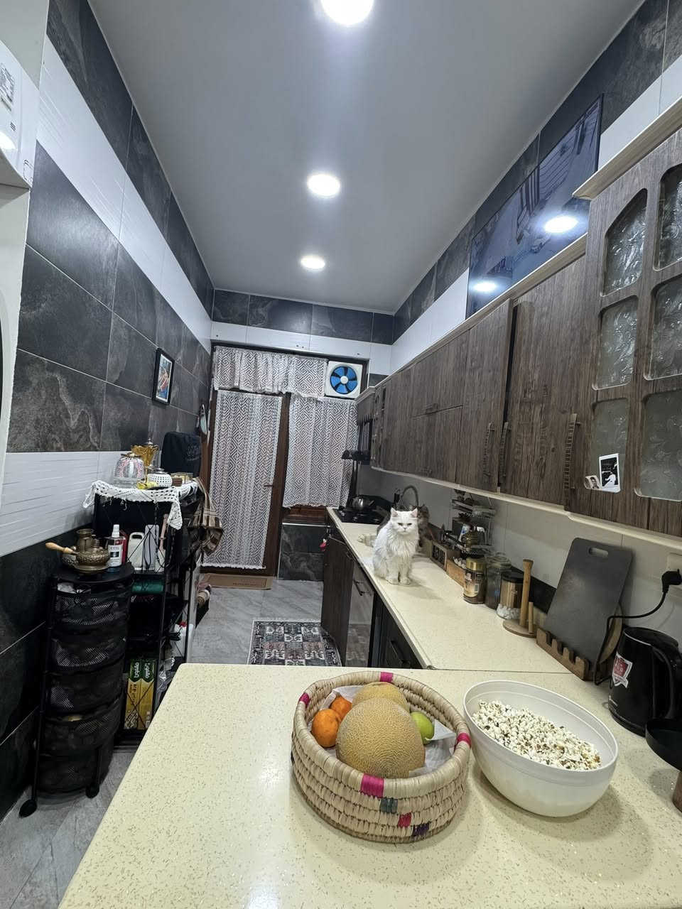 بيت ملك صرف ١٠٥ متر واجهة ٧ بناء حديث  زيونه محله ٧١٢ 
طرمه 
ومطبخ نظام اوربي مفتوح ع الهول 
وصاله وغرفه نوم وحمام وترك 
الطابق الثاني غرفتين نوم وهول ومطبخ وحمام وبلكونه على الواجهة البيت 
والطابق الثالث غرفه نوم وسطحين ومخزن


**إذا كنت صاحب هذا الإعلان وتريد حذفه لأي سبب، رجاءا أرسل رسالة إلى الدعم الفني**