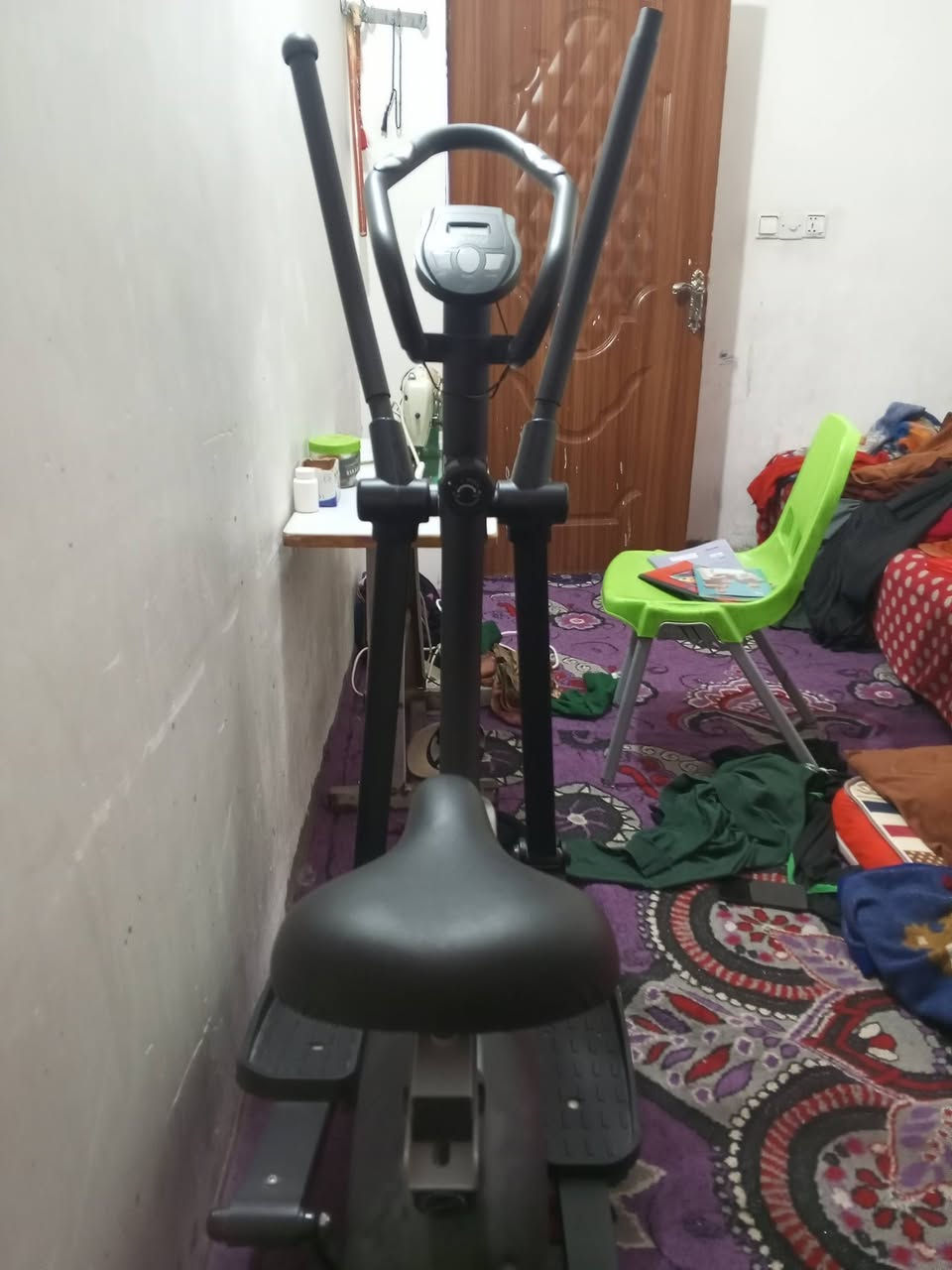 جهاز رياضي نظيف جدا السعر 125  المكان الحبيپه رقم الموبايل ***********
